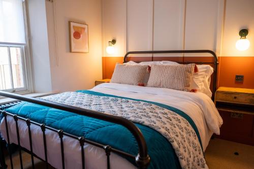 The Sheep and Penguin