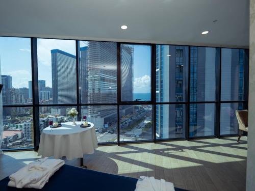 New Wave Hotel