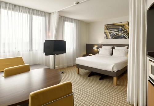 B&B HOTEL Vélizy Est