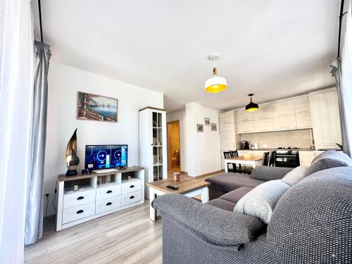 Kasper Coresi Mall - Rise Private Apartments & Suites