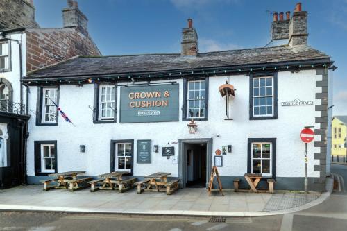 Crown And Cushion Appleby