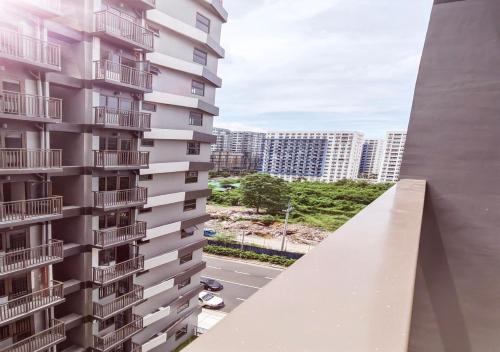 S Residences1 bedroom with balcony near MOA