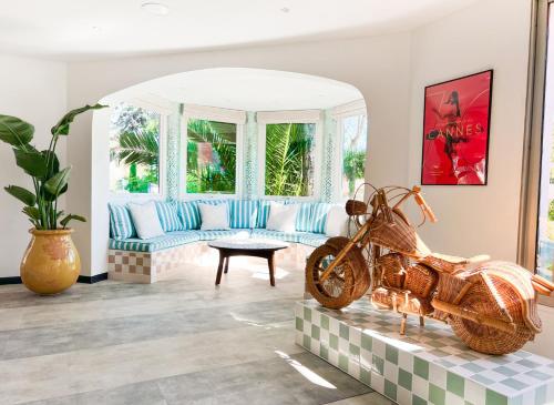 Hôtel Kyriad Cannes - Mandelieu