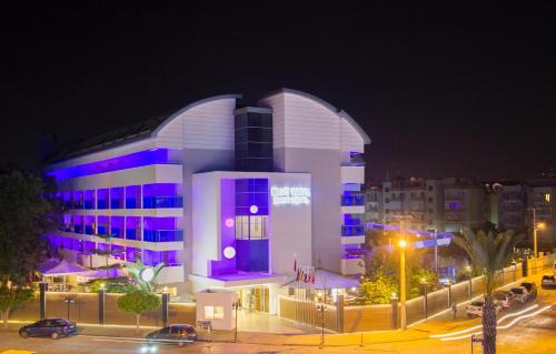 Blue Wave Suite Hotel