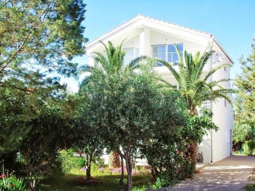 Refresh Boutique Apartments