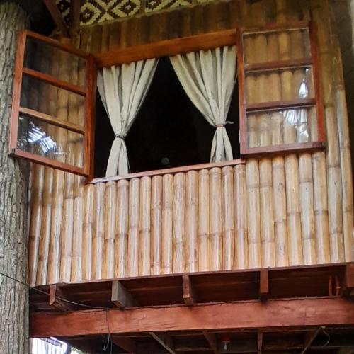 Dumaguete Oasis Treehouse, near airport and mall