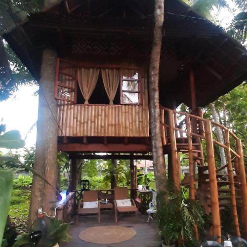 Dumaguete Oasis Treehouse, near airport and mall
