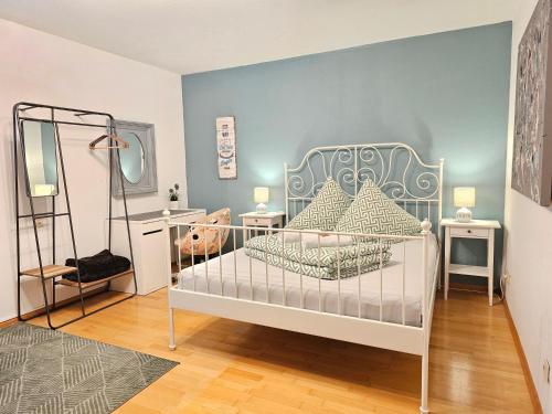 Doppelzimmer in Privathaus II geteiltes Bad & Küche I mit dem Zug 4 min bis zum HBF