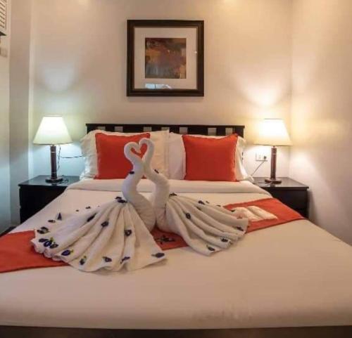 Amboy Hometel by OYO Rooms