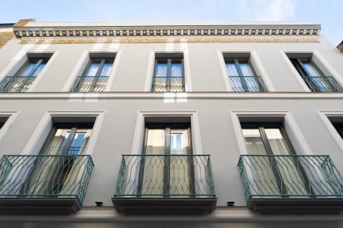 Acanthus Suites