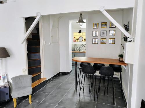 LA PETITE MAISON