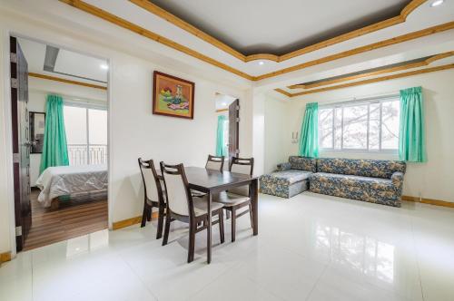 3 Bedroom Unit with Breakfast for 3pax