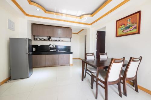 3 Bedroom Unit with Breakfast for 3pax