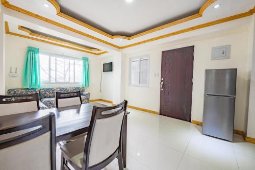 3 Bedroom Unit with Breakfast for 3pax