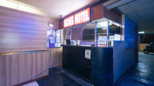 Riches Holiday Hotel Avenida by Reddoorz