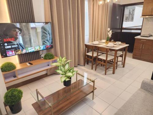 3 Bedroom Corner Panoramic View