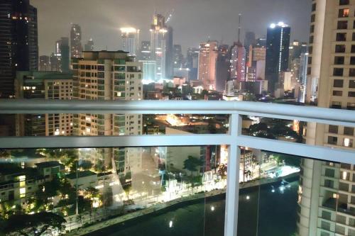 Aveline Suites Elite Rockwell view ACQUA Private Residences near Rockwell Makati