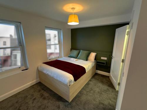 Mary Mullen's Rooms Eyre Square
