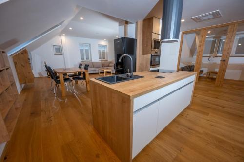 Cirus Apartments