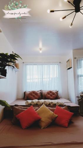 El Nissi Staycation, FAMILY & CONTEMPORARY CABIN, Adjacent Rooms, Enchanted Kingdom
