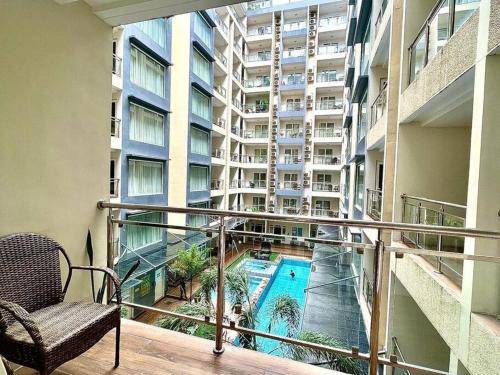 Sheryll Escapes - 218 La Grande, modern studio with hotel amenities