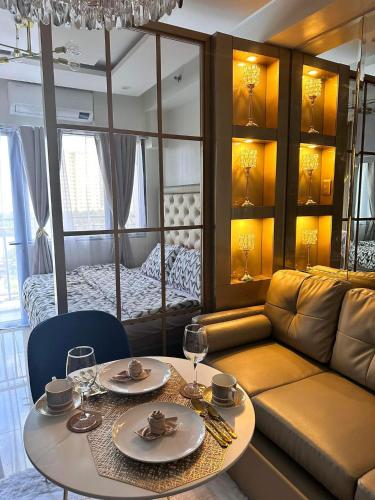 Deluxe Suites Razelles 2 at Shore 2 Residences Tower 1