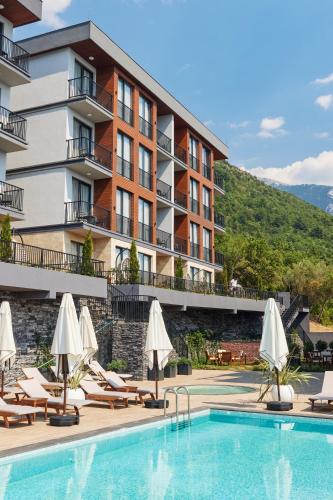 Bayview Hills Luxury Residences