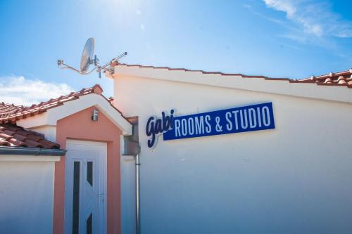 Gabi Rooms & Studio Apartment