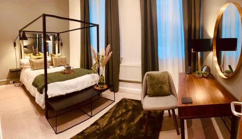 The Fifth Quarters, Grade II Listed Apartment, The Lace Market, NG1, City Centre, Nottingham, Sleeps 4