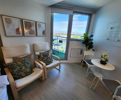 Cozy Condo with City View