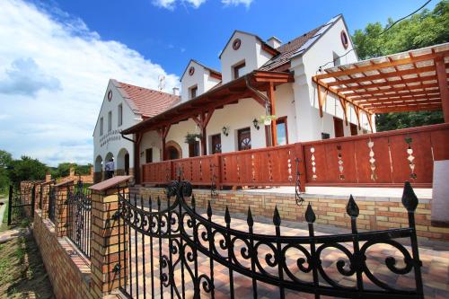 Gesztenyes Vendeghaz