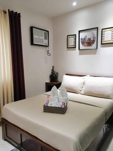 Quiet and spacious condo wid fast internet connection with Netflix