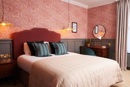 The Dog & Partridge Inn