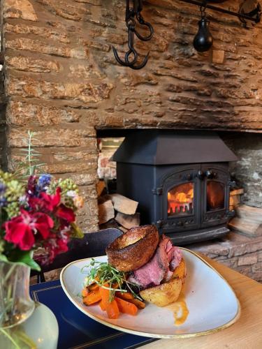 The Cat & Custard Pot Inn