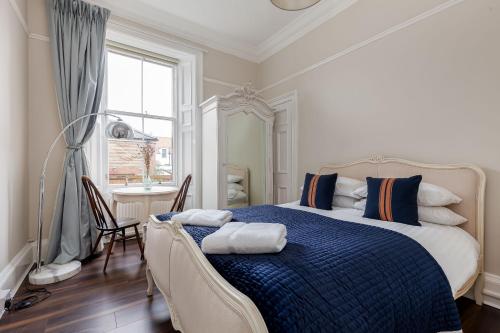 Stylish Victorian Apartment's close to the Botanical gardens, Free parking!