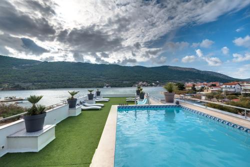 Holiday House Neno