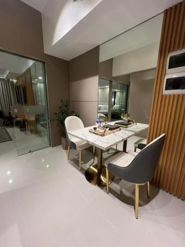 Hotel Vibe Condo at Uptown Parksuites BGC