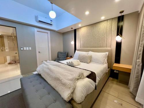 Hotel Vibe Condo at Uptown Parksuites BGC