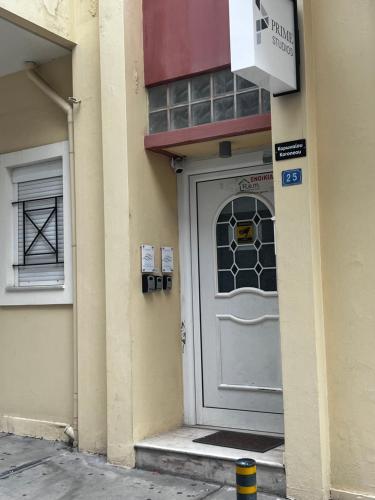 Sunshine Cozy Central Studio Basement