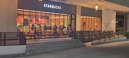 Hilander's Condotel near Terminal 3 Airport