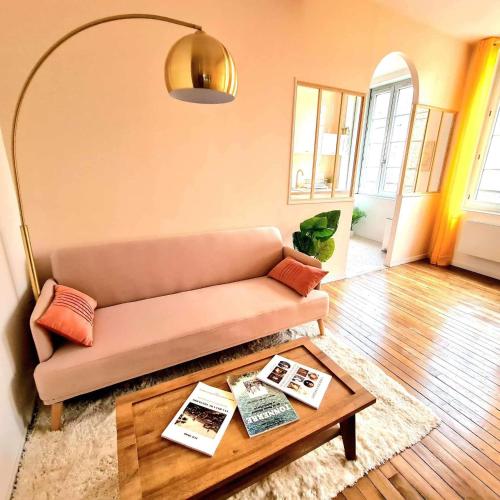 Chez Alba - terrasse, local à vélos et parking au centre historique