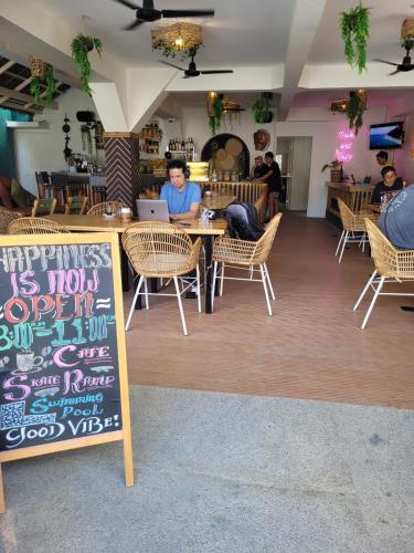 Happiness Hostel Boracay
