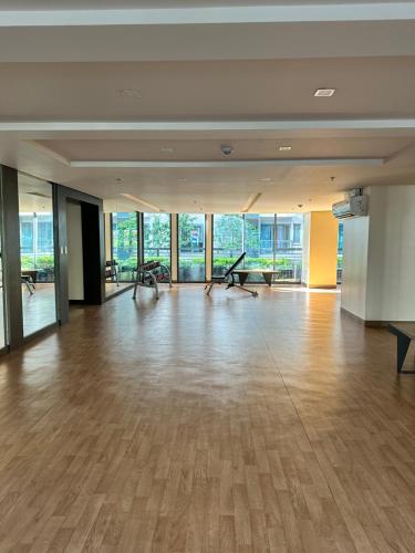 81 Newport Blvd Cluster 4 Unit B 3rd flr by Rechelle Nunag