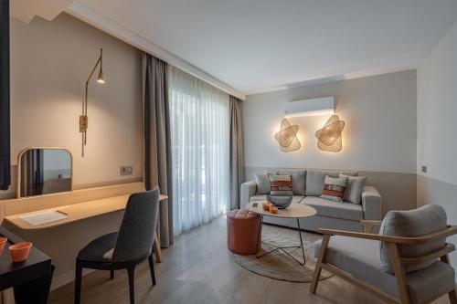 Oli Hotel And Suites