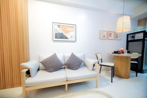 Shore 3 Mall of Asia - Sofian Suites