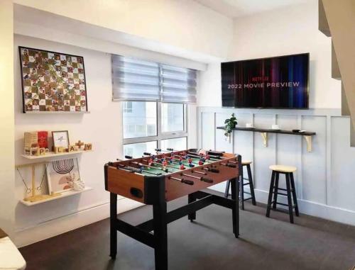 BGC - Two Bedroom Condo with Game Room with 400mbps WiFi- 09