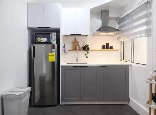 BGC - Two Bedroom Condo with Game Room with 400mbps WiFi- 09