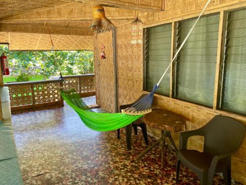 Borbon's Treehouse By the Sea