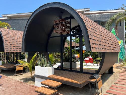 Funtasea Hotel And Beach Resort