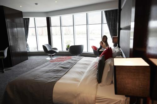 Hotel Rafayel